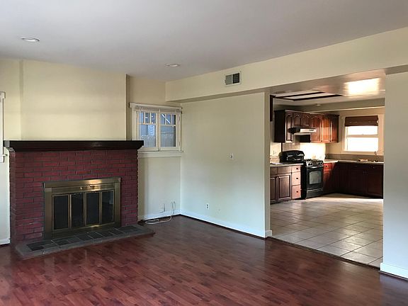 4th image of 747 E Del Mar Blvd