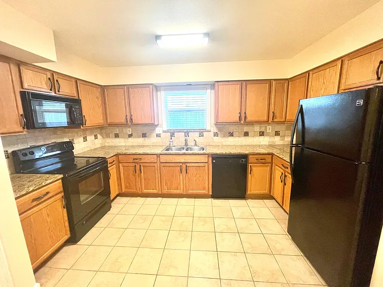 6416 Orleans Ave — Photo 3