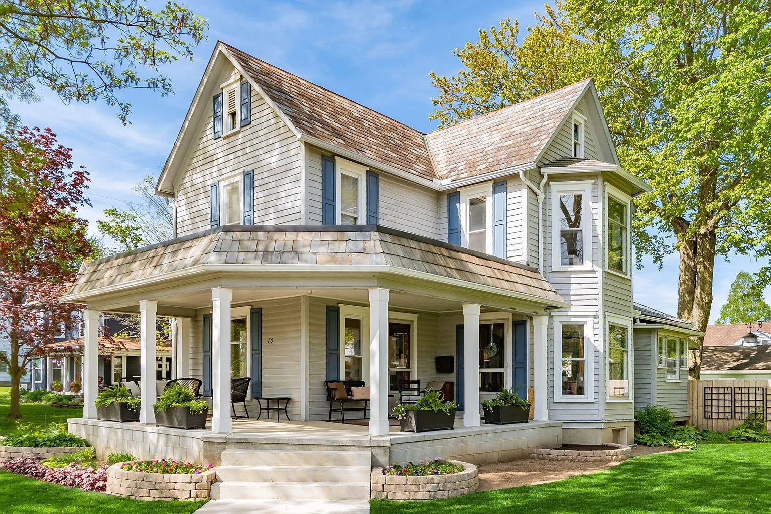 70 N Main St photo 1