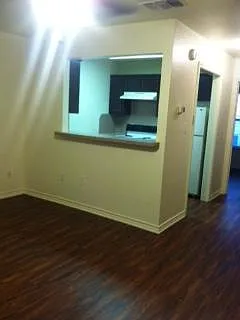 Bryan Court at 309 Bryan St — Photo 7
