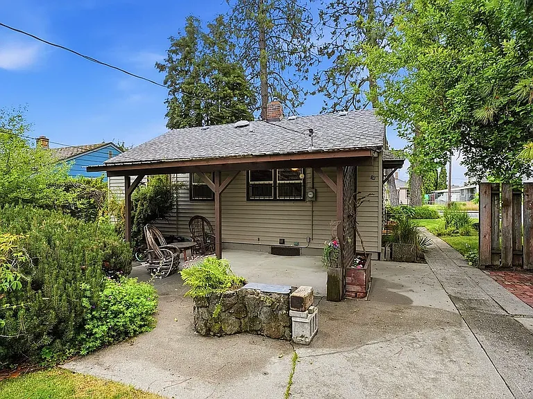 2628 W Olympic Ave — Photo 10