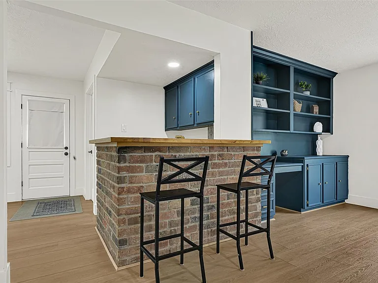 723 Loire Ln — Photo 7