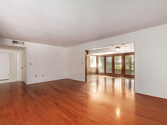 3rd image of 9878 N Balboa Dr