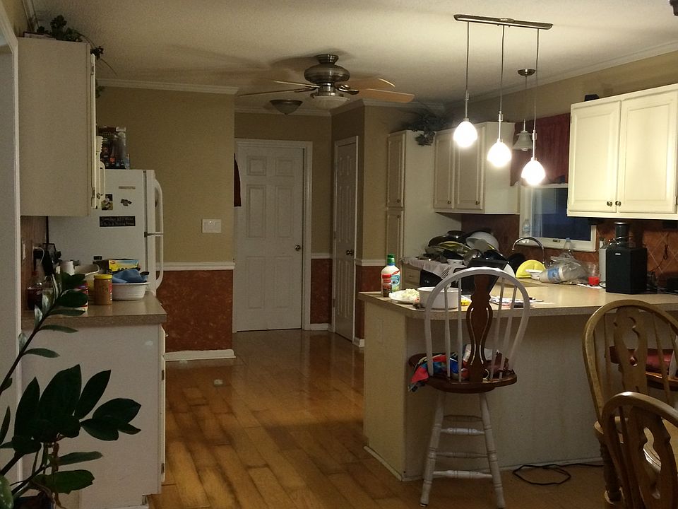 2nd image of 106 Winchester Ct
