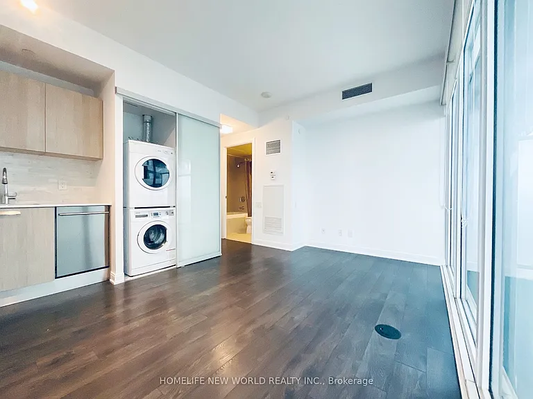 42 Charles St E #3309 — Photo 4