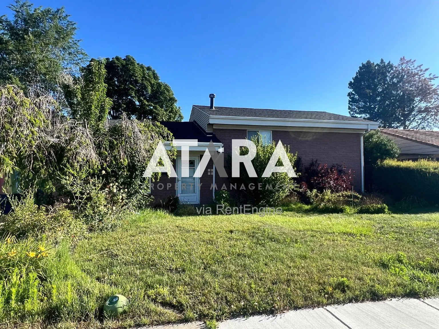 5 bed, 2.0 bath, 2059 sqft, $2,775 — Photo 2
