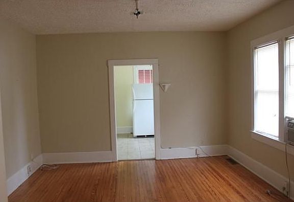 3rd image of 416 Claiborne Ave