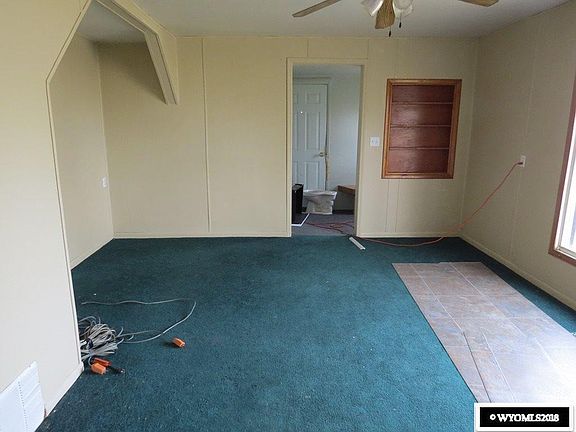 4th image of 594 Spencer St