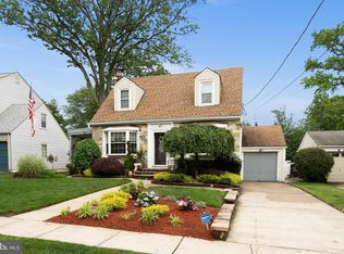 611 Greenway Ave, Ewing, NJ 08618