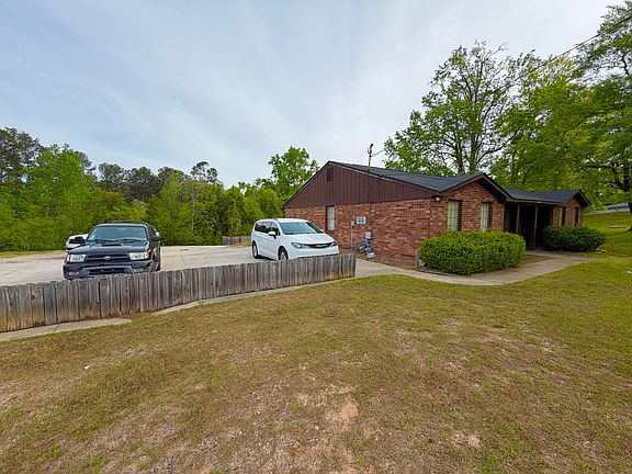 2nd image of 4611 Columbia Road