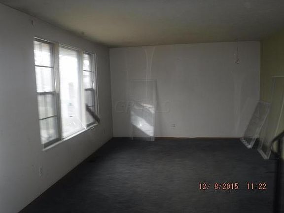 3rd image of 1422 Archmere Sq N