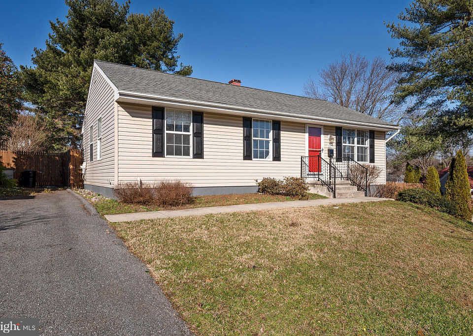 1st image of 227 Garden Gate Ln