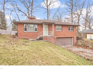 80 Leicester Dr, Akron, OH