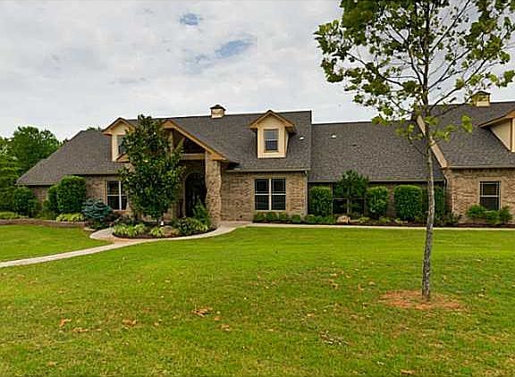 3rd image of 5600 Sycamore Pond Dr