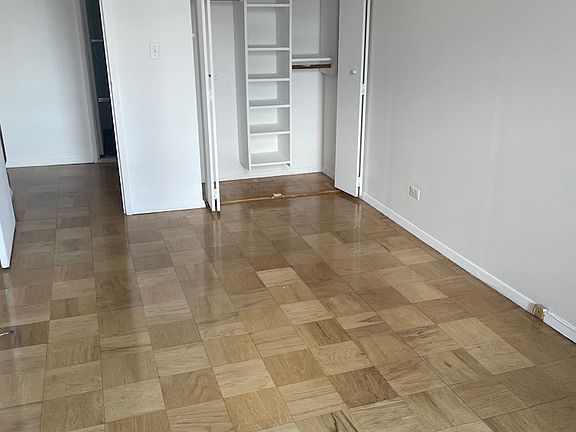 3rd image of 200 E 72nd St APT 34D