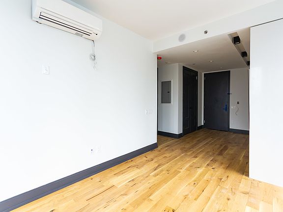 4th image of 42-22 27th St #307A