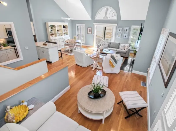 1 Cutter Ln, Quincy, MA 02171