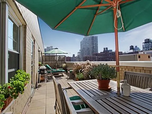 Sold by Citi Habitats | media 4