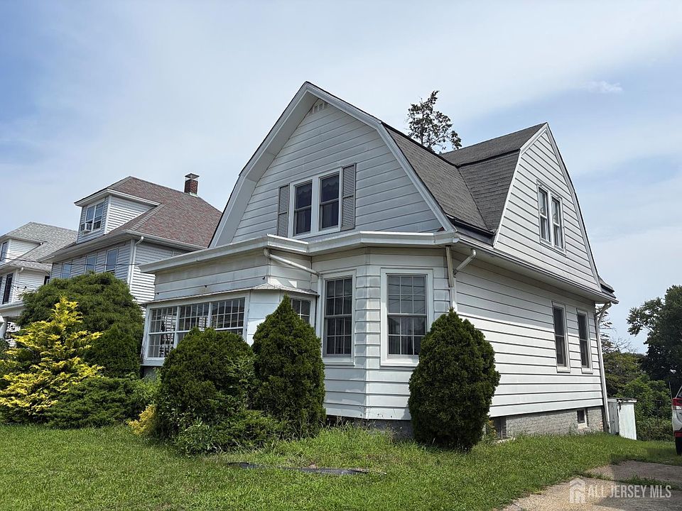 1st image of 11 High St