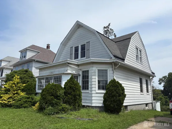 11 High St, South River, NJ 08882