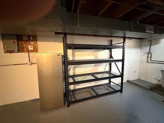 4th image of 3009 King Richard Dr