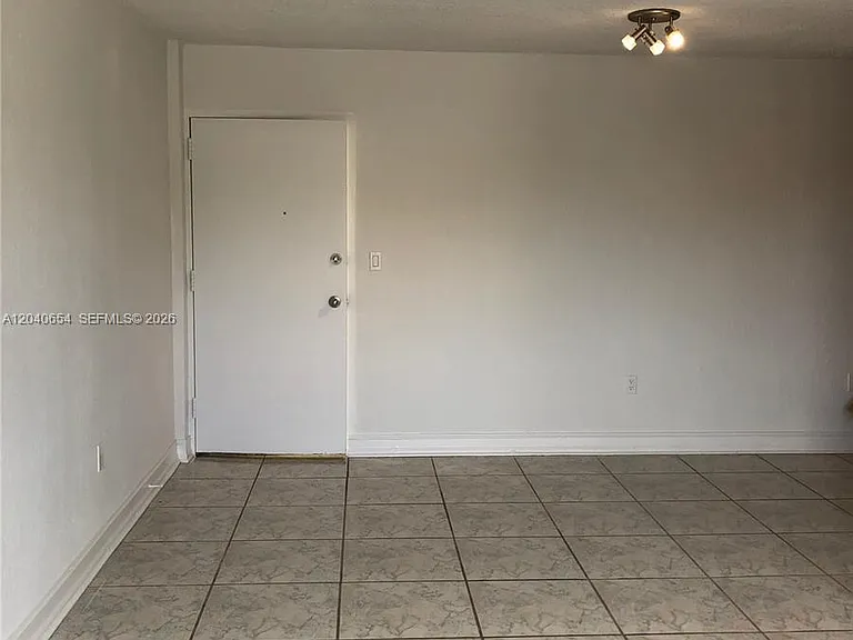 444 SW 4th St #404 — Photo 10