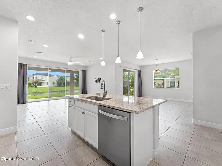 7440 Jazero Pl — Photo 6