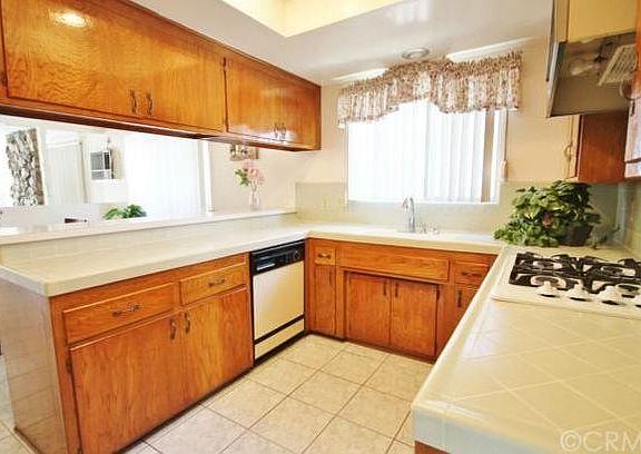 5th image of 5211 Degas Ave