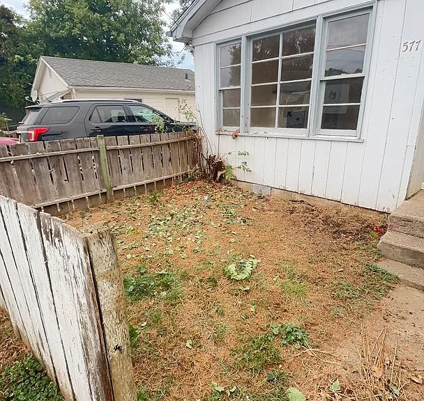 577 NW T St — Photo 21