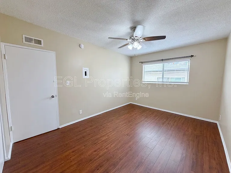 1006 N Orange Grove Ave #7 — Photo 8