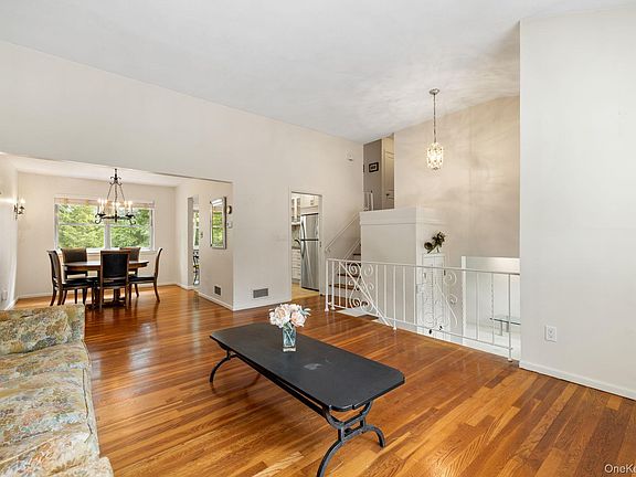2nd image of 28 Stratford Place