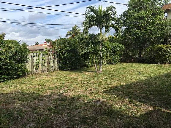 2nd image of 17670 NE 19th Ave