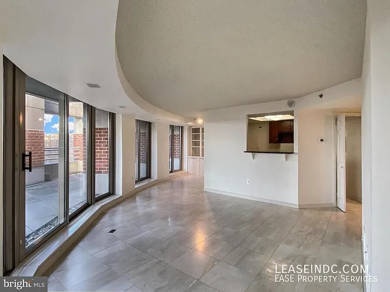 1275 25th St NW #600 — Photo 5