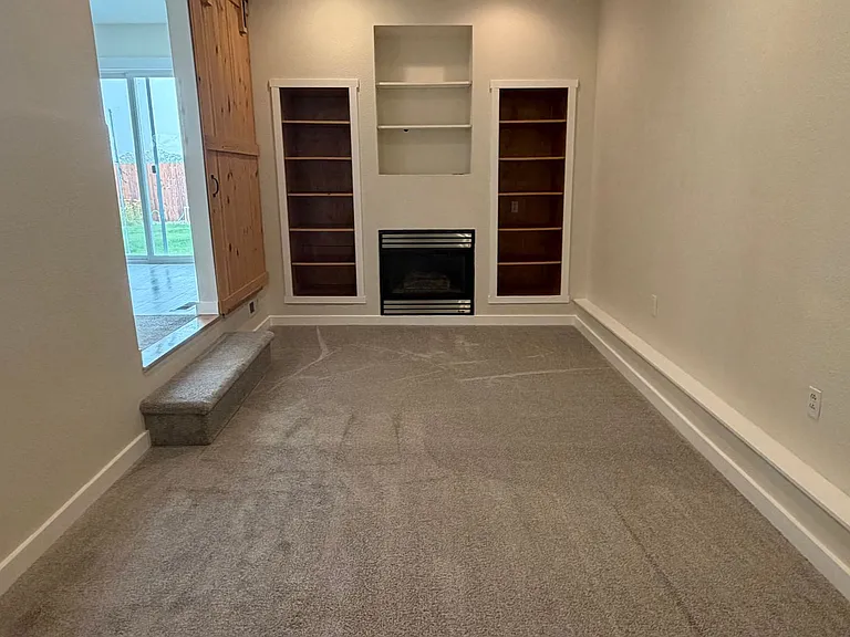 209 Goldcrest St — Photo 22