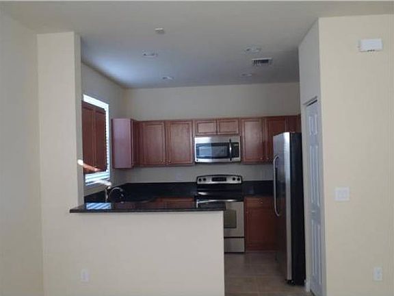3rd image of 11300 NW 87th St
