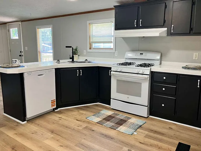 44 Deerwood Park — Photo 4