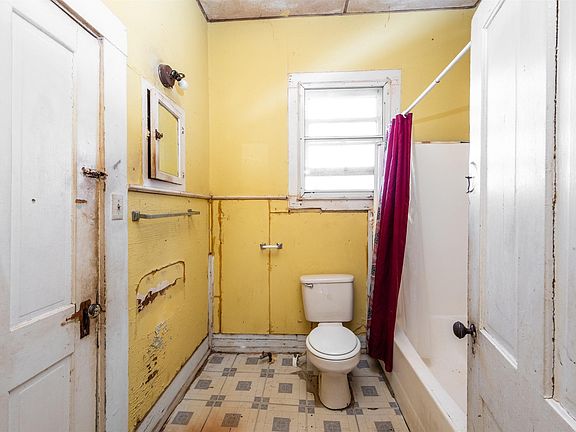 4th image of 816 Louisiana St