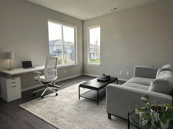 Den/ Office space
