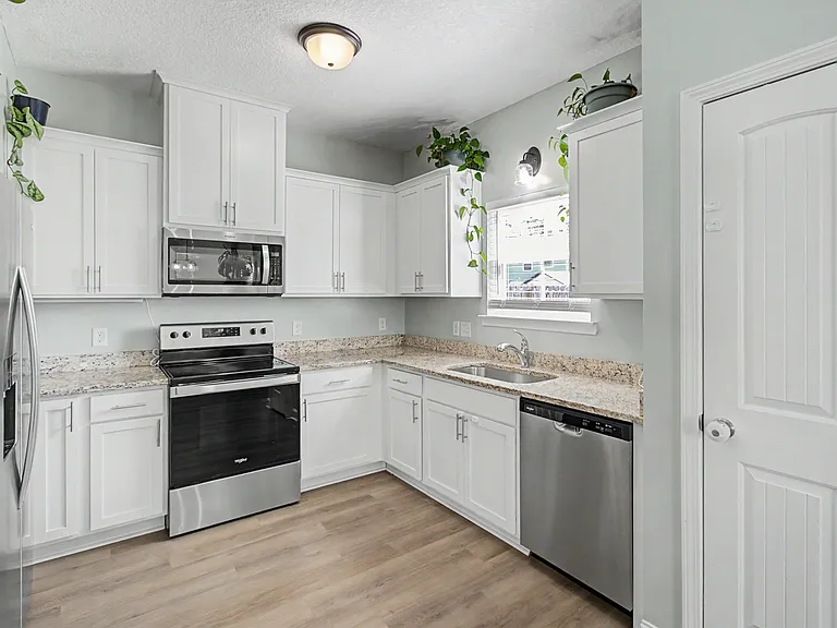 1016 Grayson Ave — Photo 8
