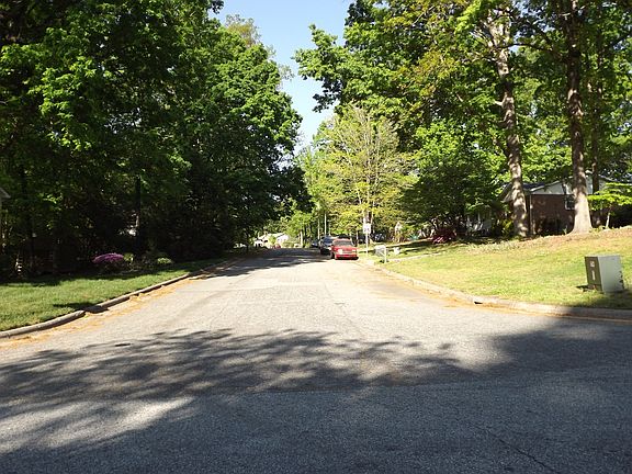 5th image of 3004 Manchester Dr
