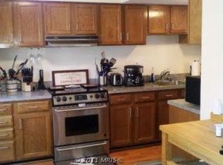 10338 Granite Creek Ln, Oakton, VA 22124