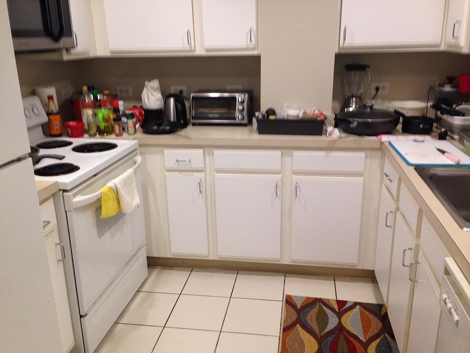 2nd image of 524 Commonwealth Ave #2