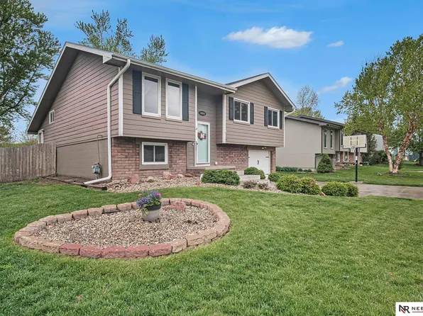 13611 Guildford St, Waverly, NE 68462