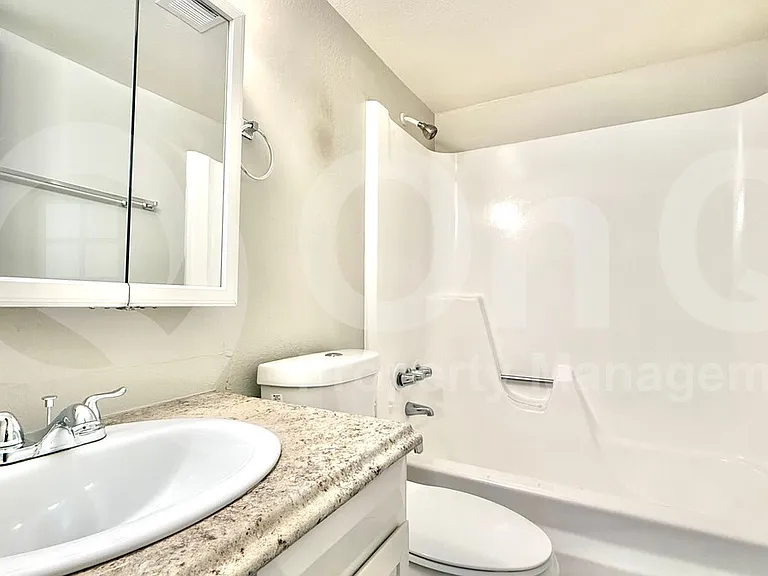 2201 W Belmont Ave #4 — Photo 13