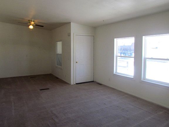 3rd image of 205 Onyx Ave