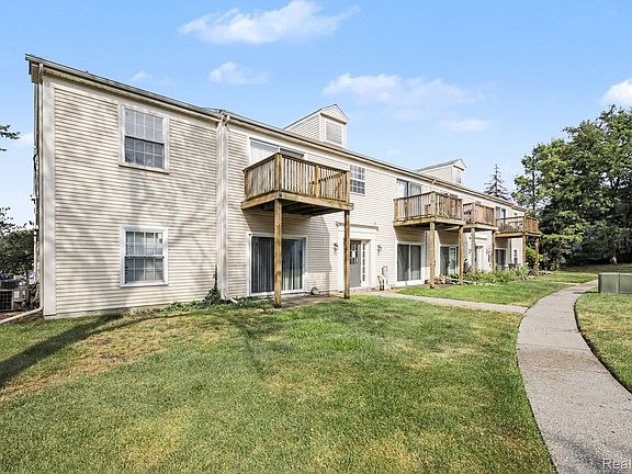 4th image of 833 Bloomfield Village Blvd APT G