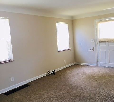 4th image of 6907 Pinoak Dr