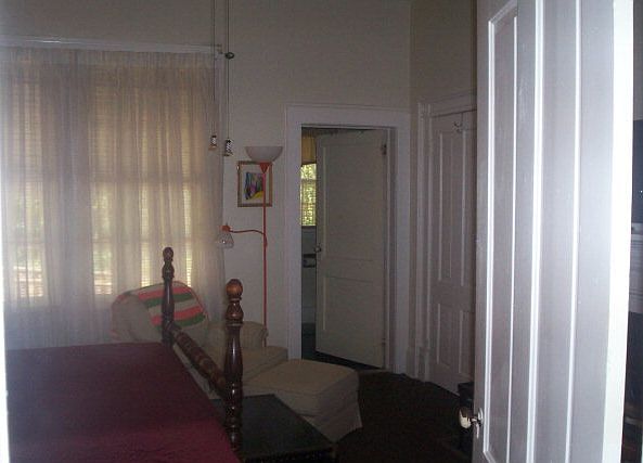 2nd image of 1542 Jeffersonville Rd