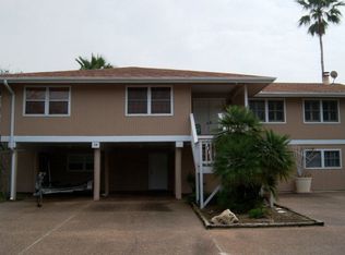 28 Blue Heron Dr, Rockport, TX 78382