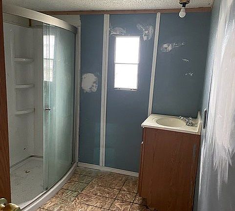 3rd image of 2916 Carrie Ave